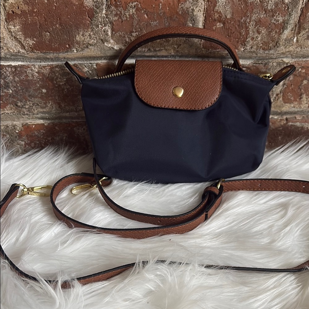 Navy cosmetic pouch  with strap - Picture 5 of 5